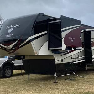 Meet your Posher, Clay